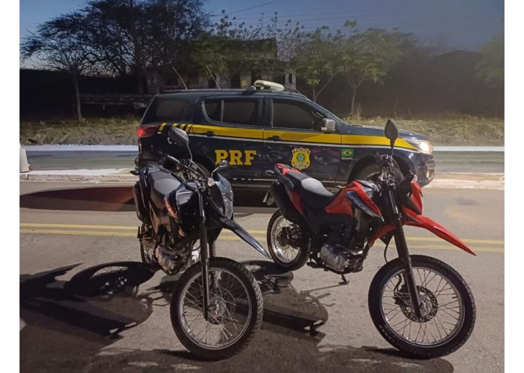 PRF flagra duas motocicletas com sinais de identificação adulterados durante fiscalização em Canindé